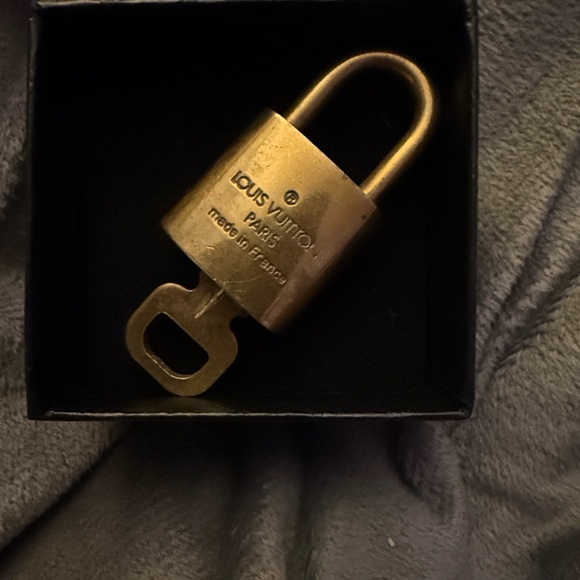 Closet Clean Out - Picture 3 of 8